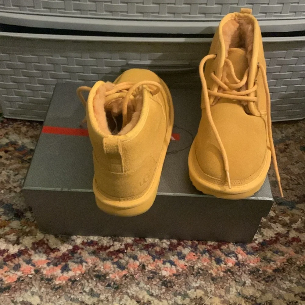 UGG boots - Picture 3 of 4
